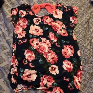 Free Kisses Maternity Top